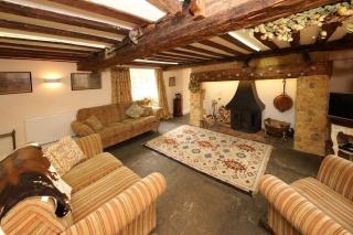 Intérieur maison en bois : aménagement et décoration naturelle